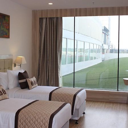 Xenious World Square Hotel Ghaziabad Εξωτερικό φωτογραφία