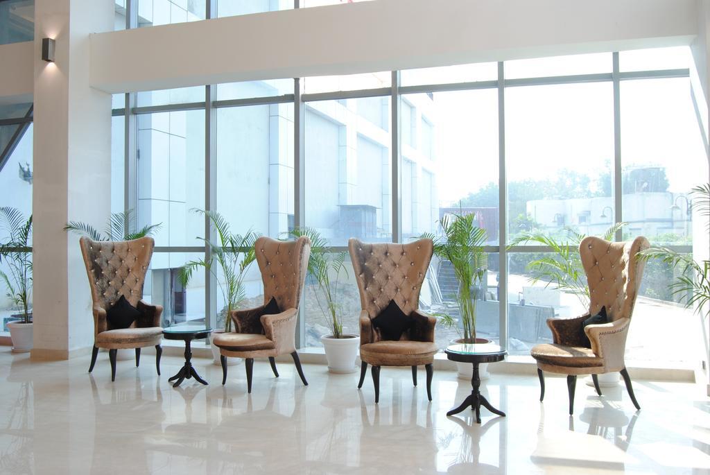 Xenious World Square Hotel Ghaziabad Εξωτερικό φωτογραφία