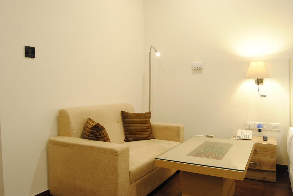 Xenious World Square Hotel Ghaziabad Εξωτερικό φωτογραφία
