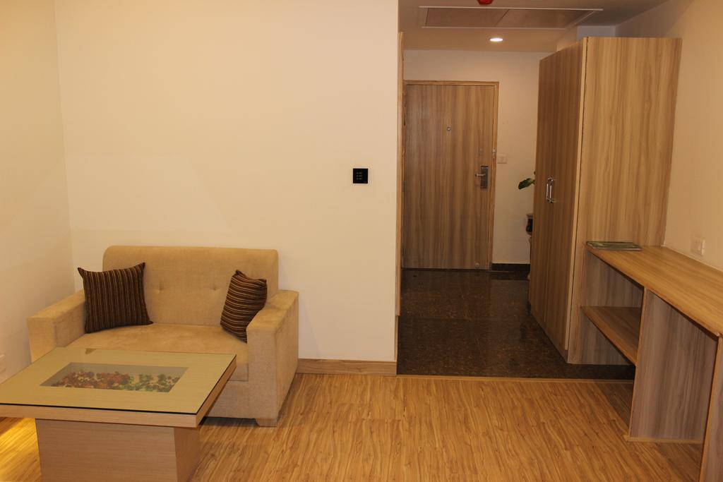 Xenious World Square Hotel Ghaziabad Εξωτερικό φωτογραφία