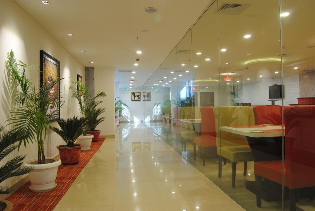 Xenious World Square Hotel Ghaziabad Εξωτερικό φωτογραφία