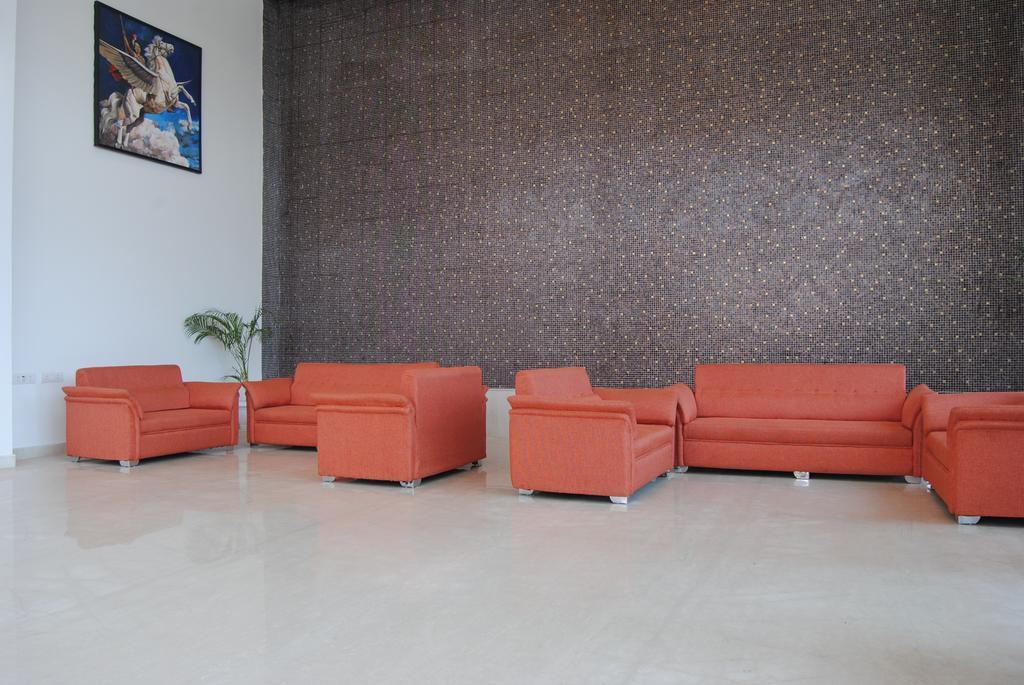 Xenious World Square Hotel Ghaziabad Εξωτερικό φωτογραφία